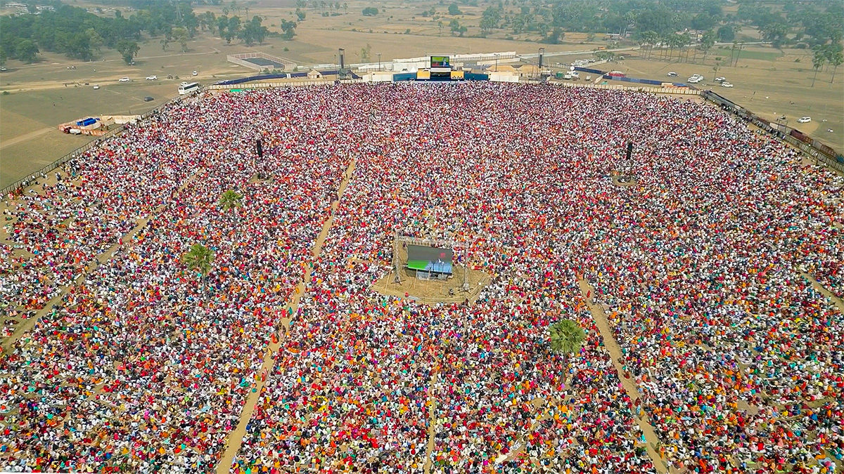 Prem Rawat Sets Another New Guinness World Record:  375,603 People Attend One of His Lectures in India